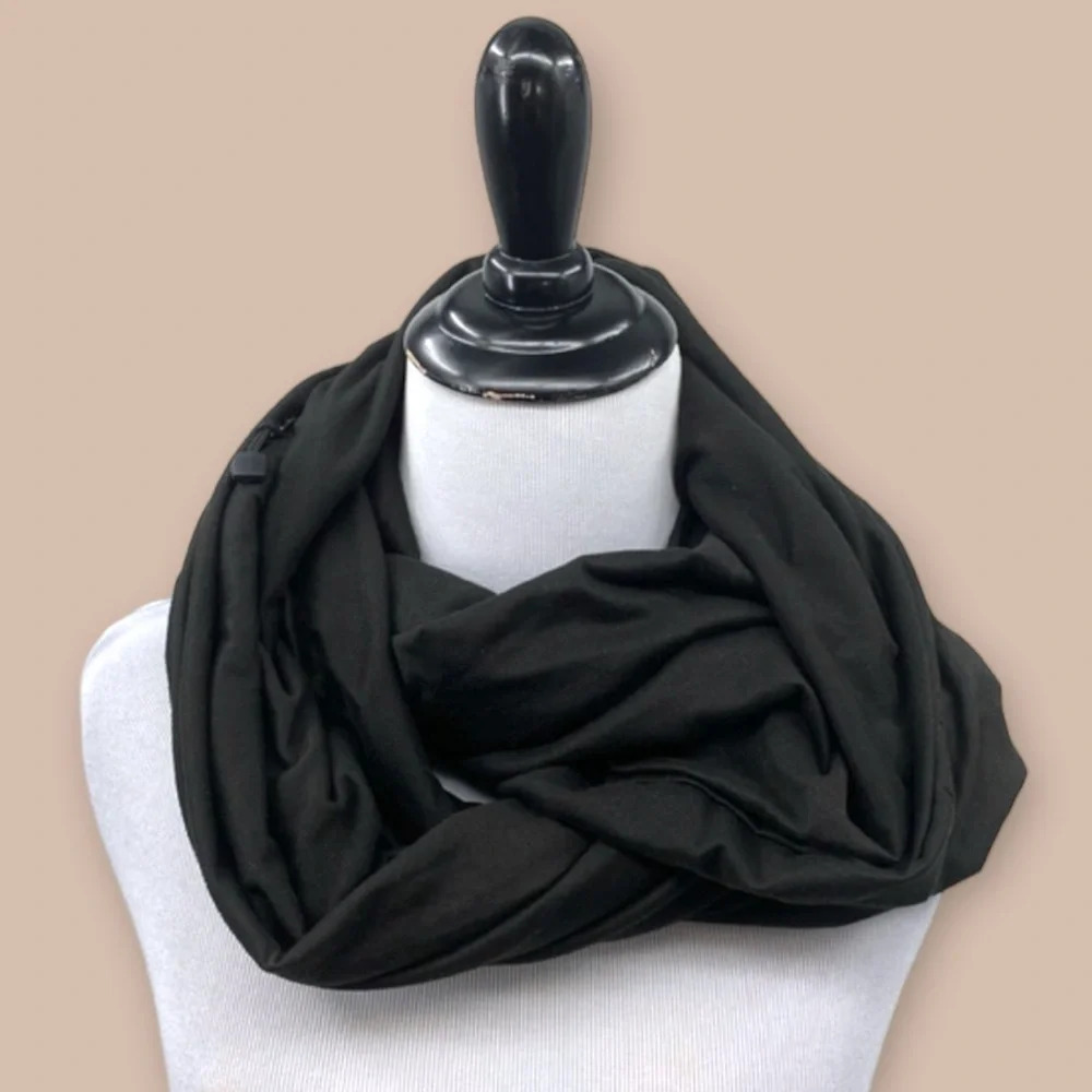 Beyond Yoga Infinity With Cellphone Zipper Hidden Pocket Scarf Black Lightweight